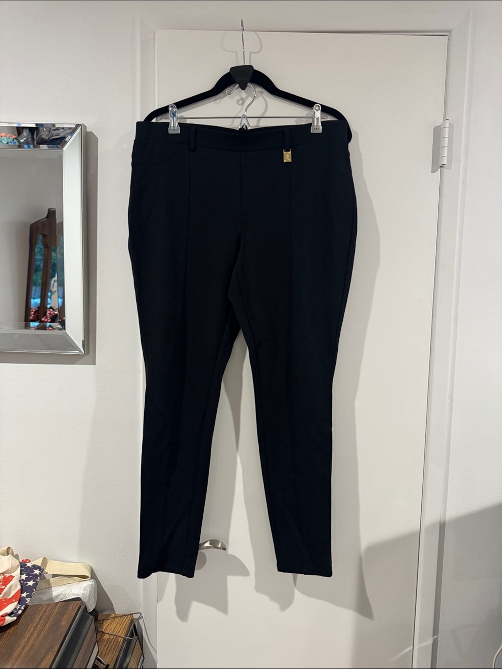 Like New Michael Kors Womens Black Ponte Leggings Large Gold Hardware